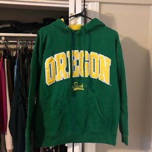 Oregon Ducks Sweatshirt. Green and yellow. Size medium.